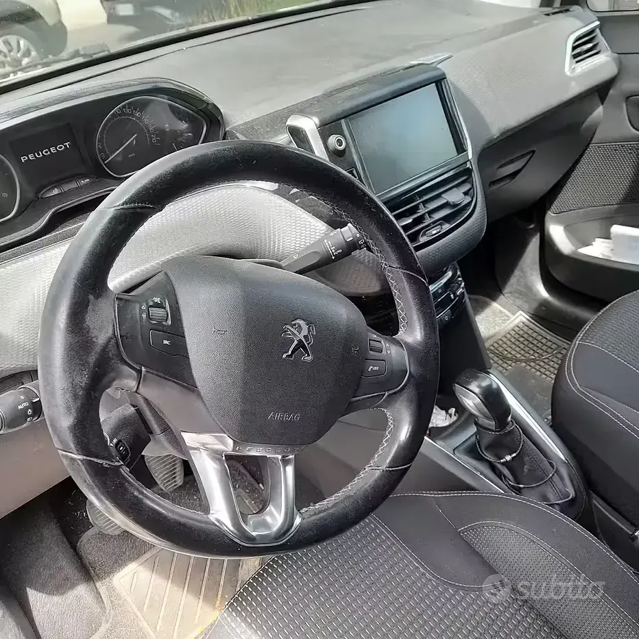 Usata Peugeot 208 Allure 75 CV (55 kW) 2017 Bianco Utilitaria