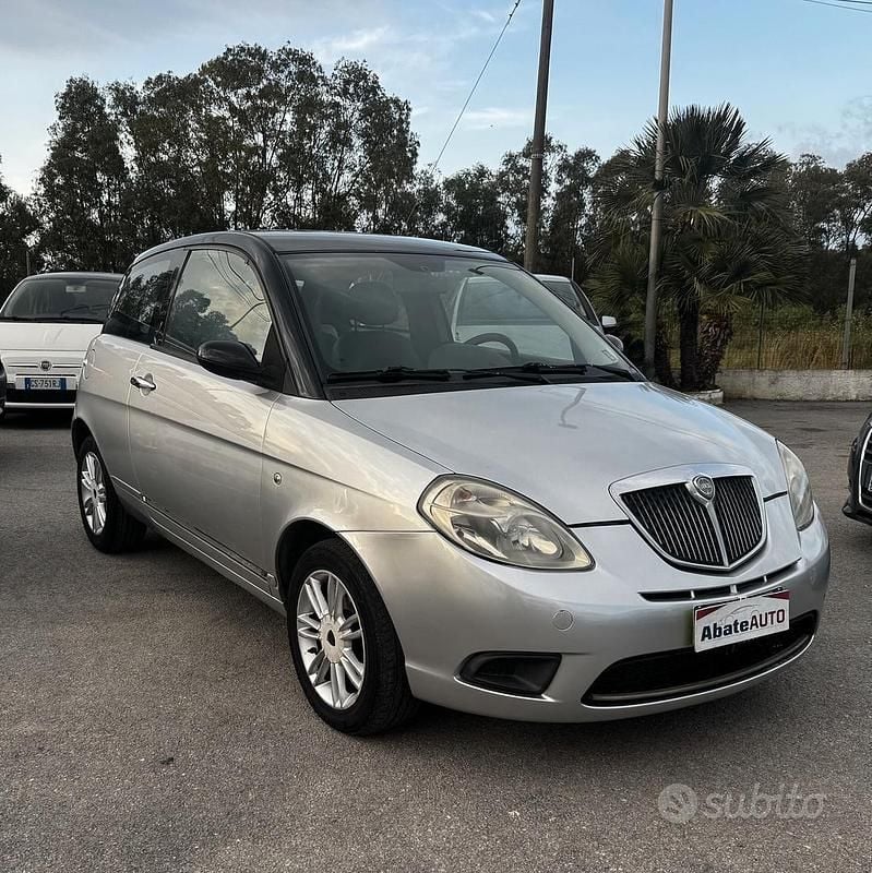 Usata Lancia Ypsilon 75 CV (55 kW) 2009 Bianco Utilitaria