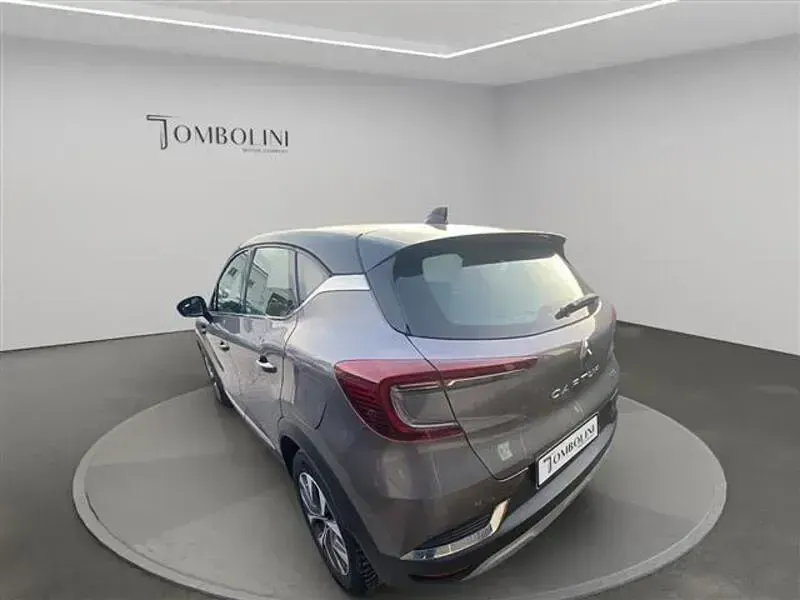 Usata Renault Captur Intens 160 CV (117 kW) 2020 Grigio metallizzato SUV