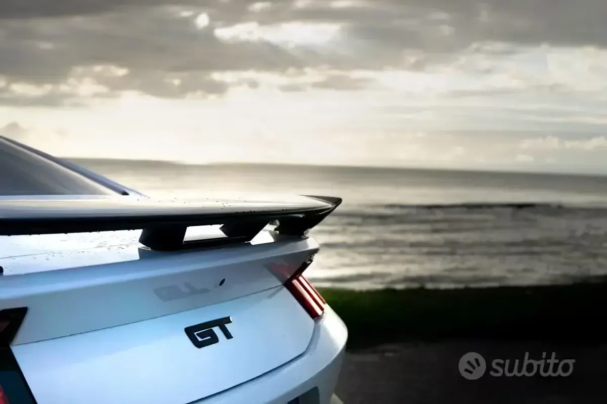 Usata Ford Mustang GT Fastback 446 CV (328 kW) 2025 Bianco Cabrio