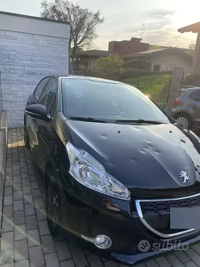 Usata Peugeot 208 68 CV (50 kW) 2014 Blu Utilitaria