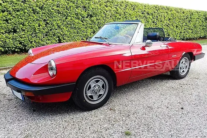 Usata Alfa Romeo Spider 115 CV (84 kW) 1989 Rosso Cabrio