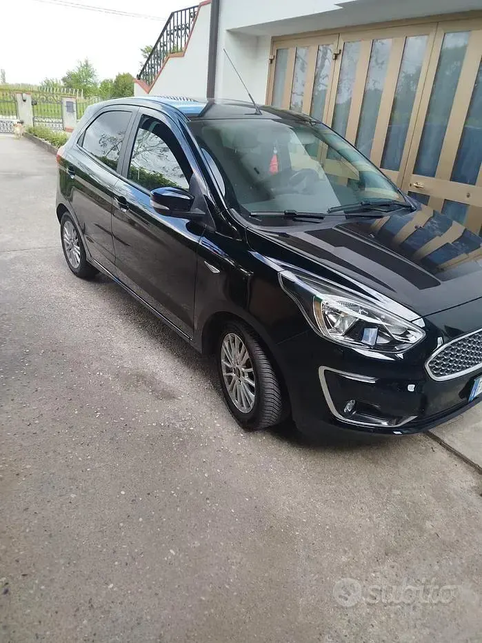 Usata Ford Ka Plus Ultimate 86 CV (63 kW) 2018 Nero Utilitaria