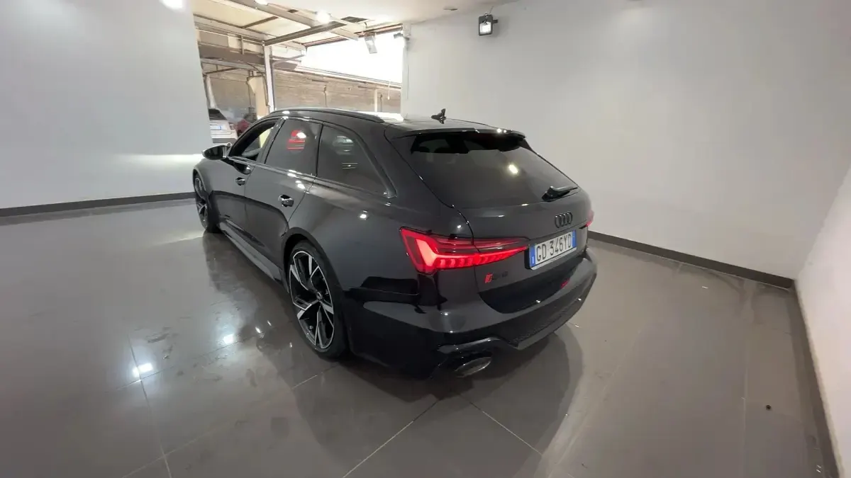 Usata Audi RS6 Ambiente 600 CV (441 kW) 2021 Nero Station wagon