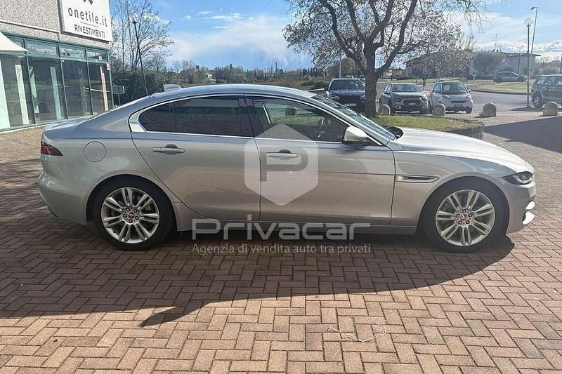 Usata Jaguar XE SE 250 CV (183 kW) 2023 Grigio Berlina