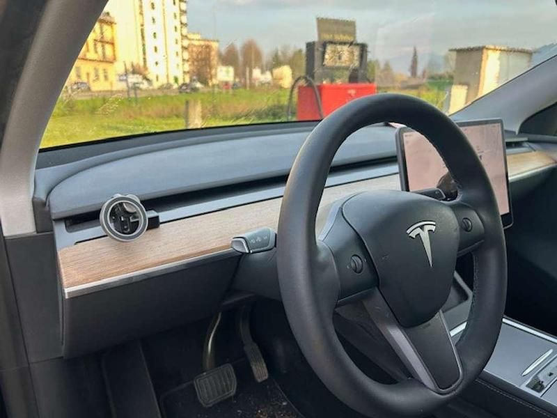 Usata Tesla Model Y 439 kW (598 CV) 2023 Nero SUV