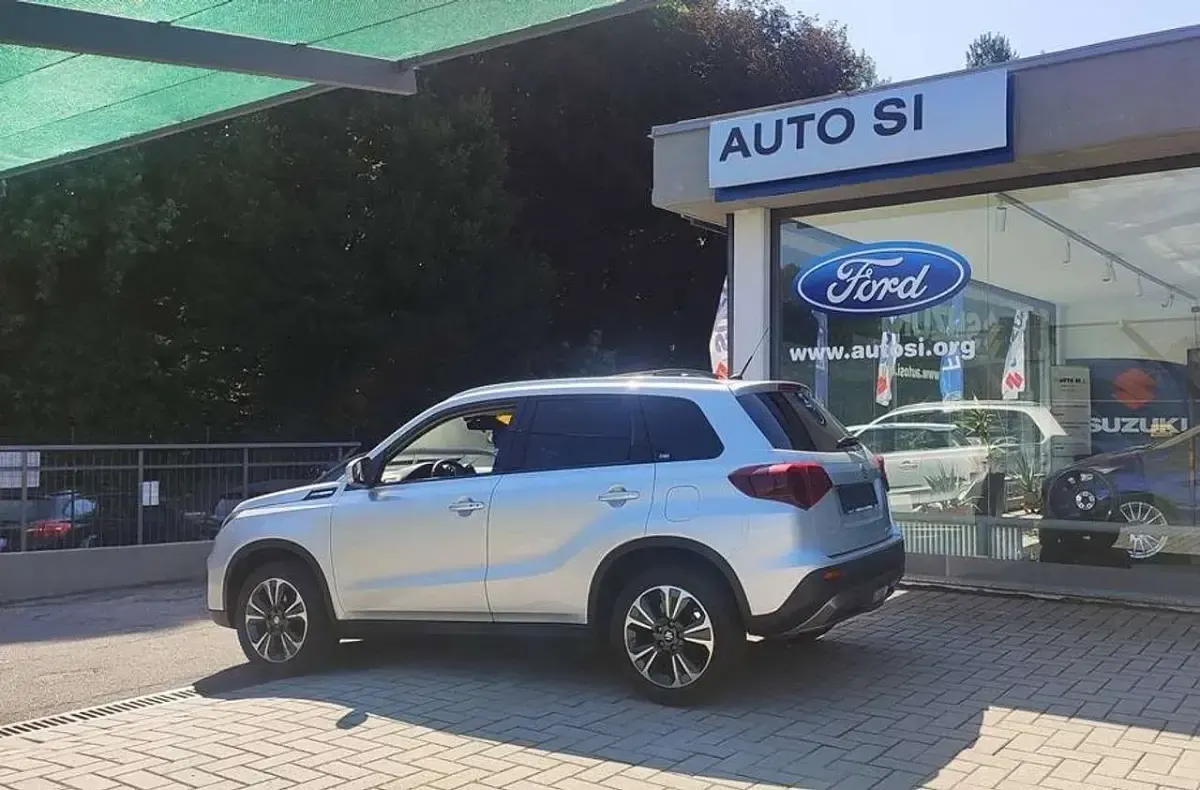 Usata Suzuki Vitara 129 CV (94 kW) 2022 Argento SUV