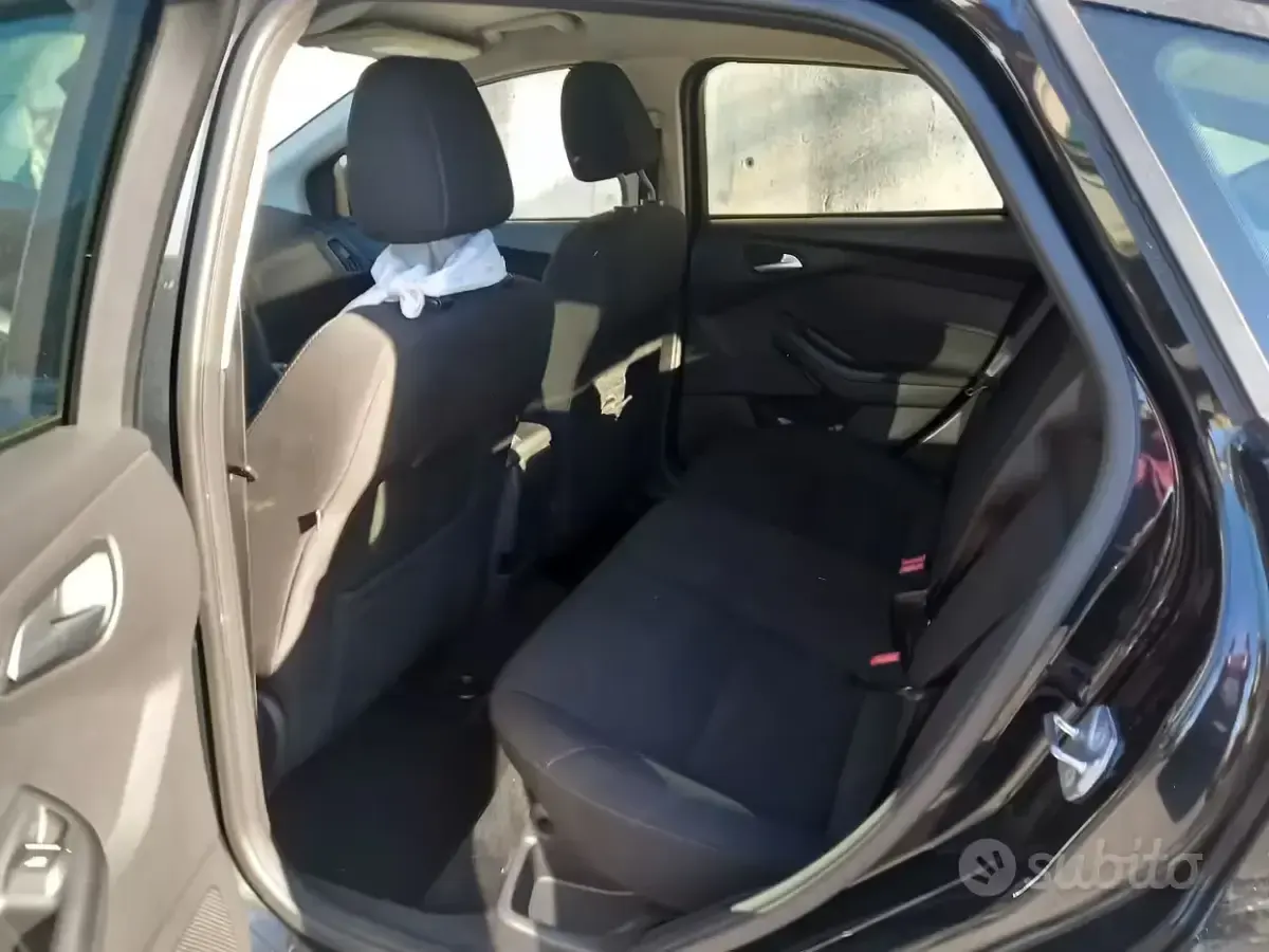 Usata Ford Focus 95 CV (69 kW) 2015 Nero Berlina