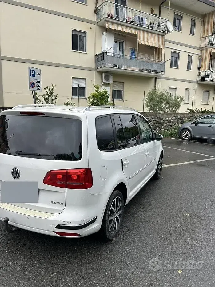 Usata VW Touran 140 CV (102 kW) 2011 Bianco Monovolume