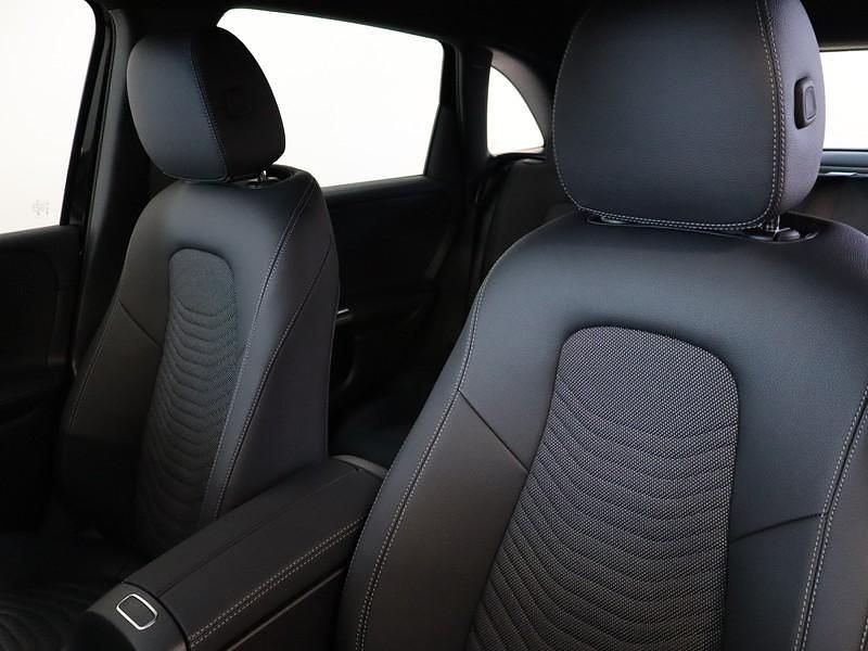 Nuova Mercedes B180 Advanced 116 CV (85 kW) 2026 Nero Monovolume