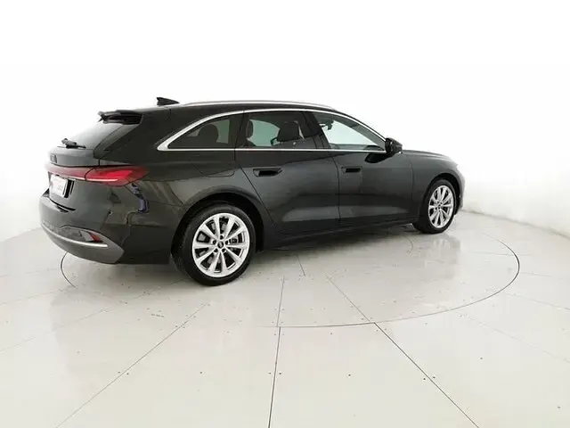 Usata Audi A5 Advanced 204 CV (150 kW) 2025 Nero mythos metallizzato Station wagon