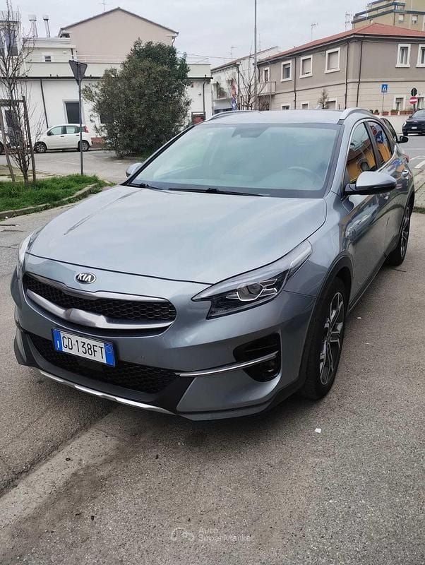 Usata Kia XCeed 159 CV (116 kW) 2021 Gray SUV