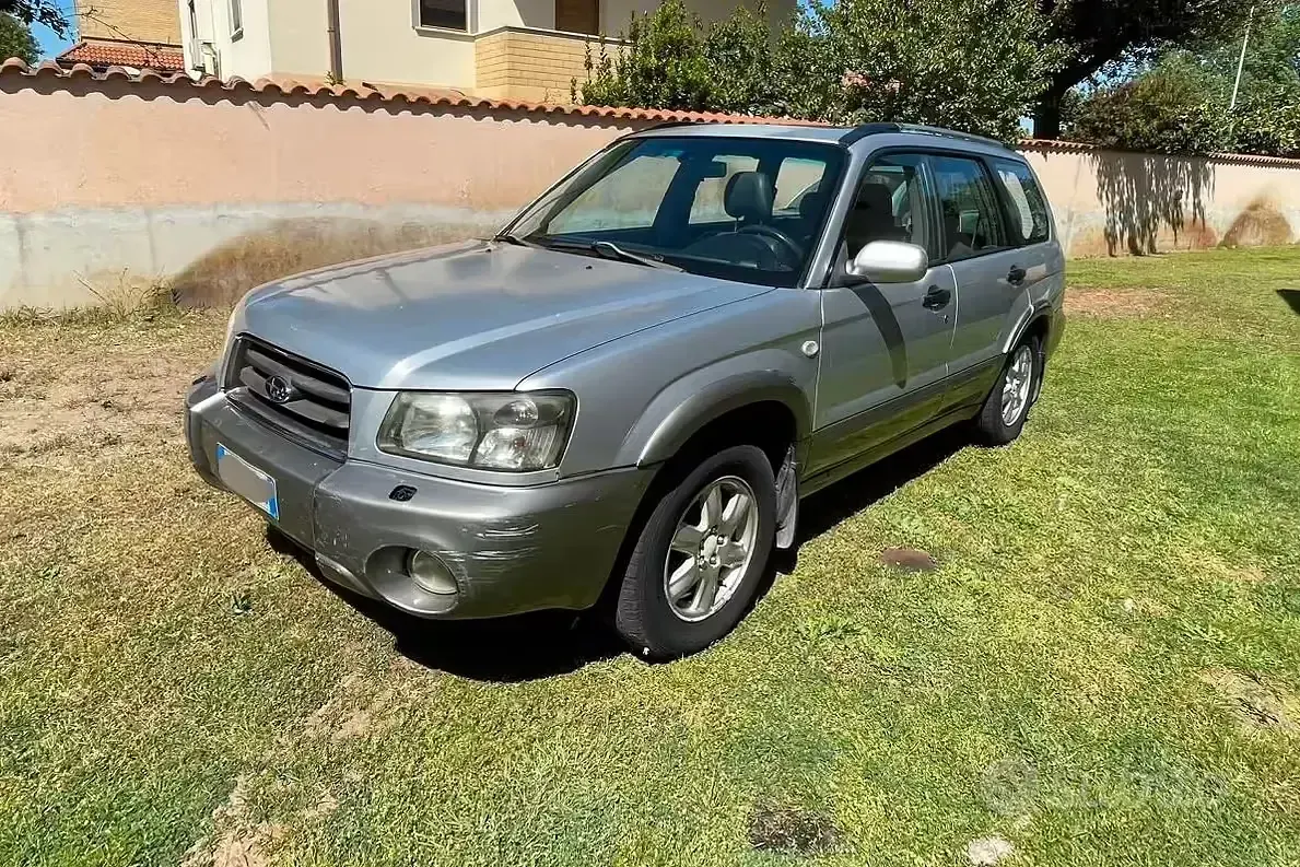 Usata Subaru Forester 122 CV (89 kW) 2003 Grigio SUV