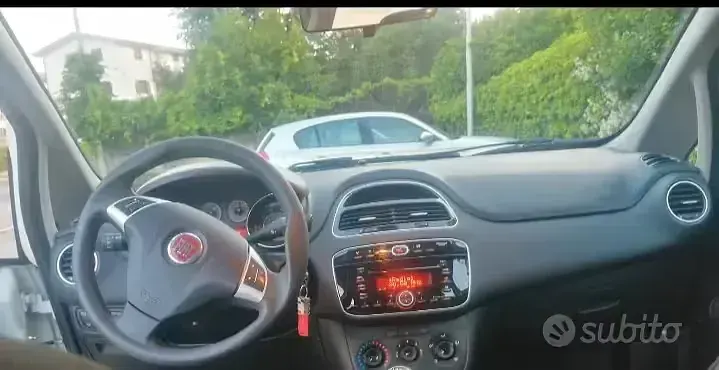 Usata Fiat Grande Punto 65 CV (47 kW) 2018 Bianco Utilitaria