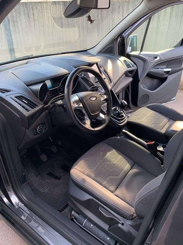 Begagnad Ford Tourneo Connect Titanium 120 HK (88 kW) 2016 Grå Minibuss