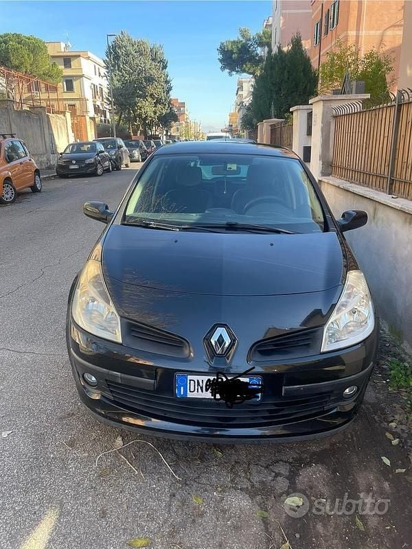 Usata Renault Clio III 75 CV (55 kW) 2008 Nero Utilitaria