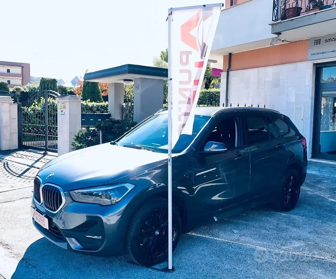 Käytetty BMW X1 Sport Line 150 HP (110 kW) 2020 Harmaa Katumaasturi