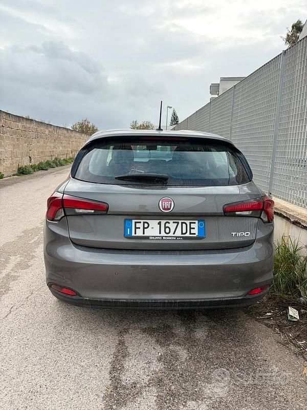 Usata Fiat Tipo 120 CV (88 kW) 2018 Grigio Berlina