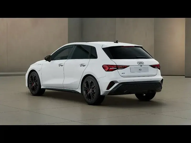 Nuova Audi 200 Comfort 177 CV (130 kW) 2025 Bianco Berlina