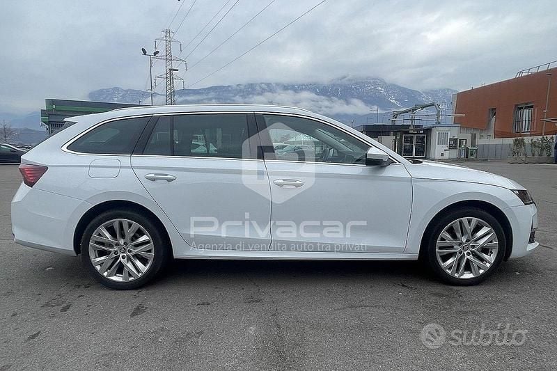 Usata Skoda Octavia SportLine 150 CV (110 kW) 2024 Bianco Station wagon