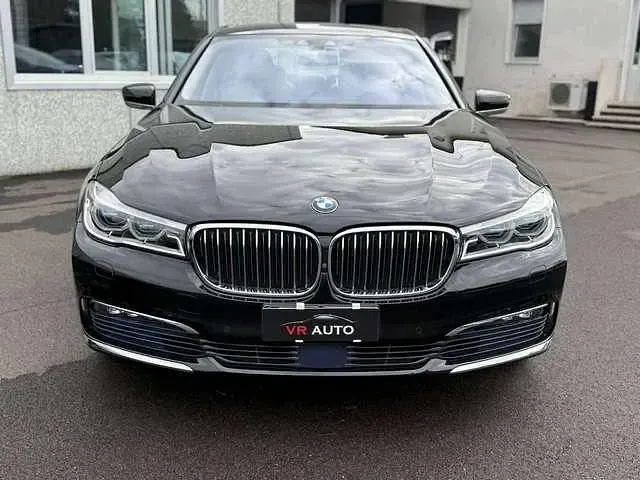 Usata BMW 740 Luxury Line 258 CV (189 kW) 2016 Nero Berlina