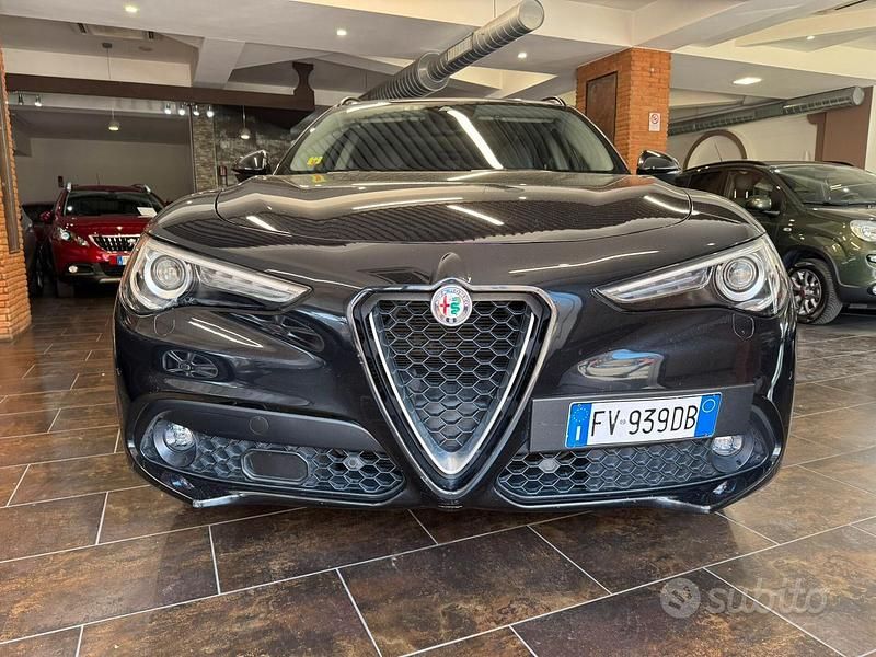 Usata Alfa Romeo Stelvio Super 210 CV (154 kW) 2018 Nero SUV