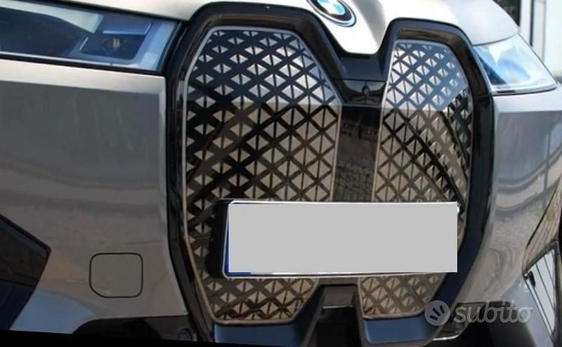 Usata BMW iX Comfort Edition 455 kW (619 CV) 2023 Grigio SUV