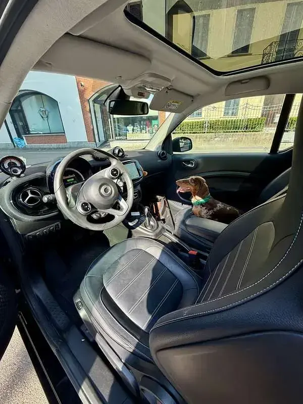 Usata Smart ForTwo Coupé Prime 41 kW (56 CV) 2023 Nero Utilitaria