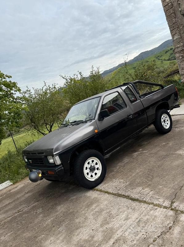 Usata Nissan King 80 CV (58 kW) 1999 Nero Pick-up