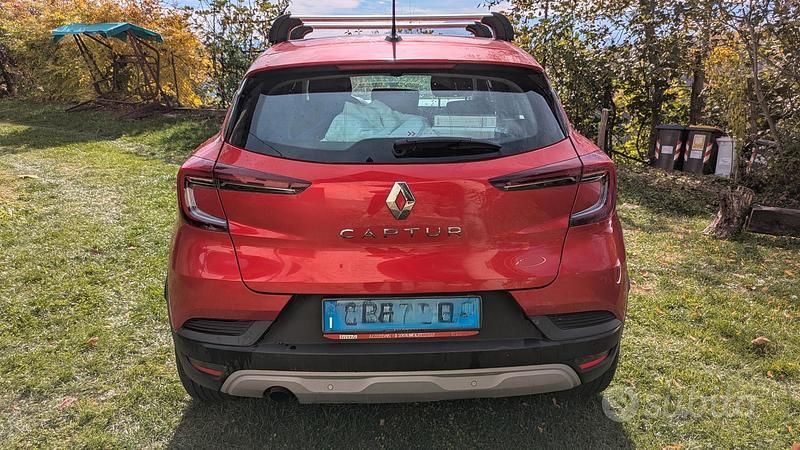 Usata Renault Captur Life 101 CV (74 kW) 2020 Rosso SUV