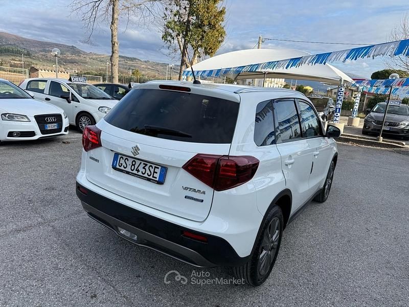 Usata Suzuki Vitara 129 CV (94 kW) 2024 Bianco SUV