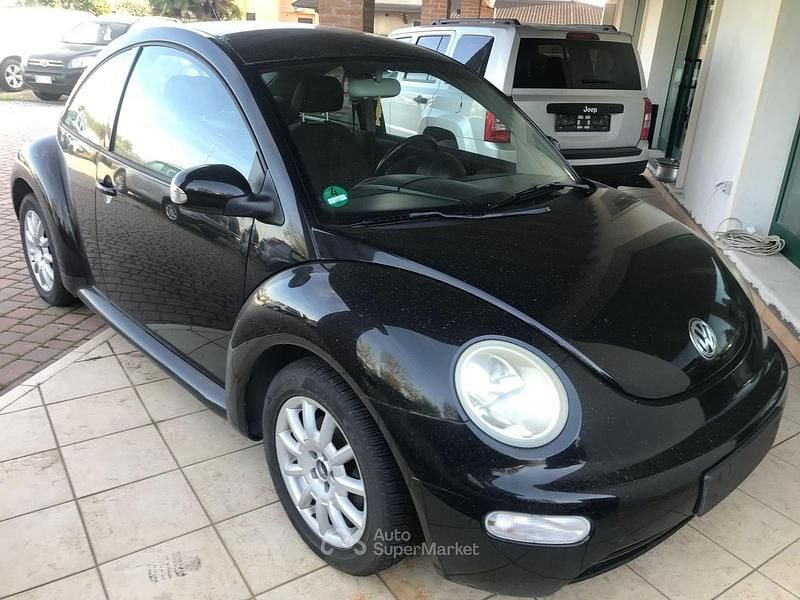 Usata VW New Beetle 71 CV (52 kW) 2005 Nero Utilitaria