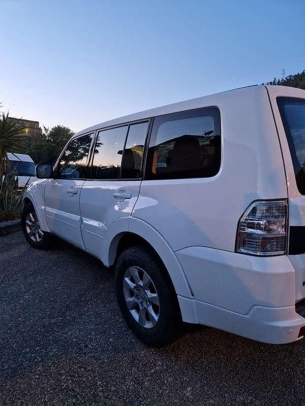 Usata Mitsubishi Pajero Intense 190 CV (139 kW) 2016 Bianco SUV