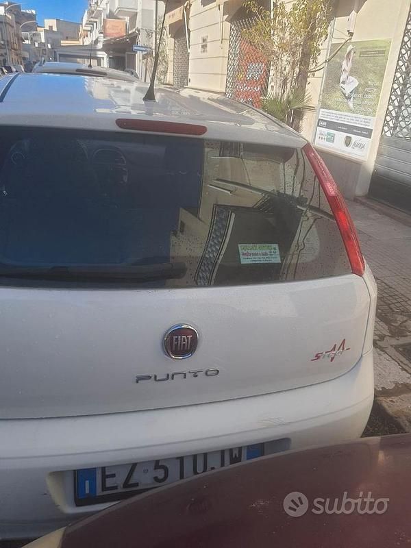 Usata Fiat Grande Punto 75 CV (55 kW) 2015 Bianco Utilitaria