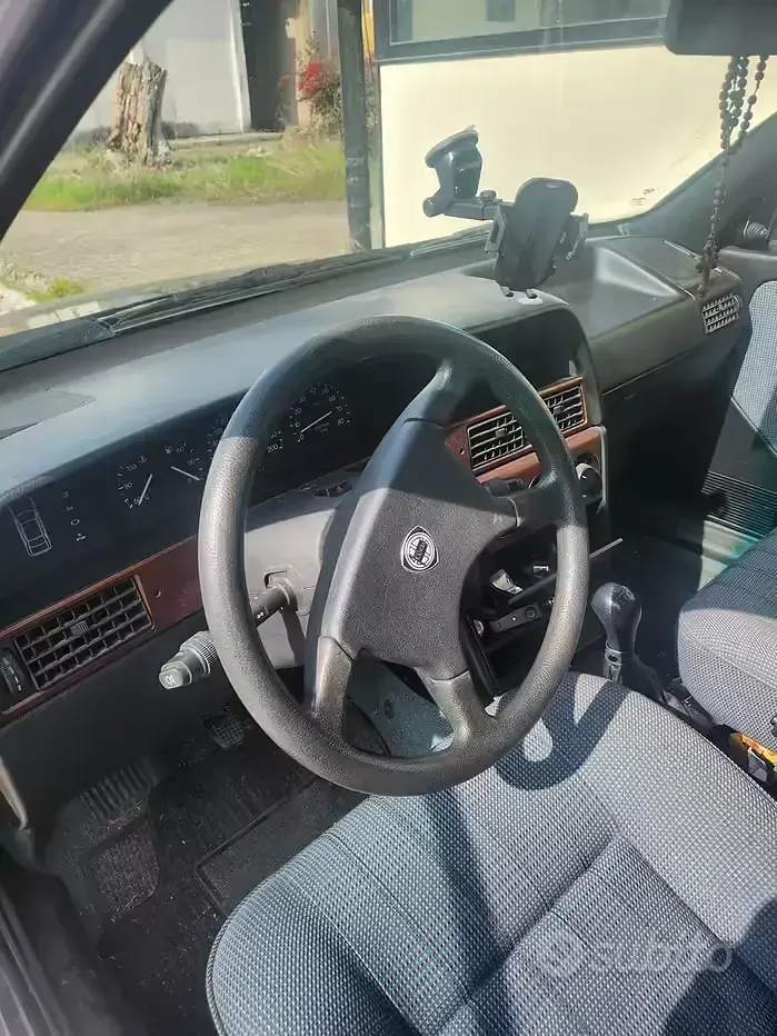 Usata Lancia Dedra 88 CV (64 kW) 1989 Nero Berlina