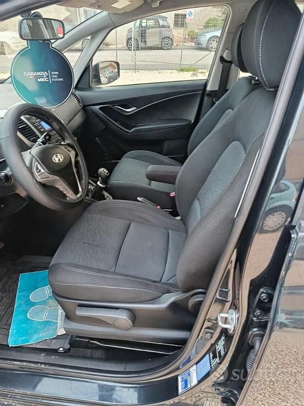 Usata Hyundai ix20 Comfort 90 CV (66 kW) 2011 Blu Utilitaria