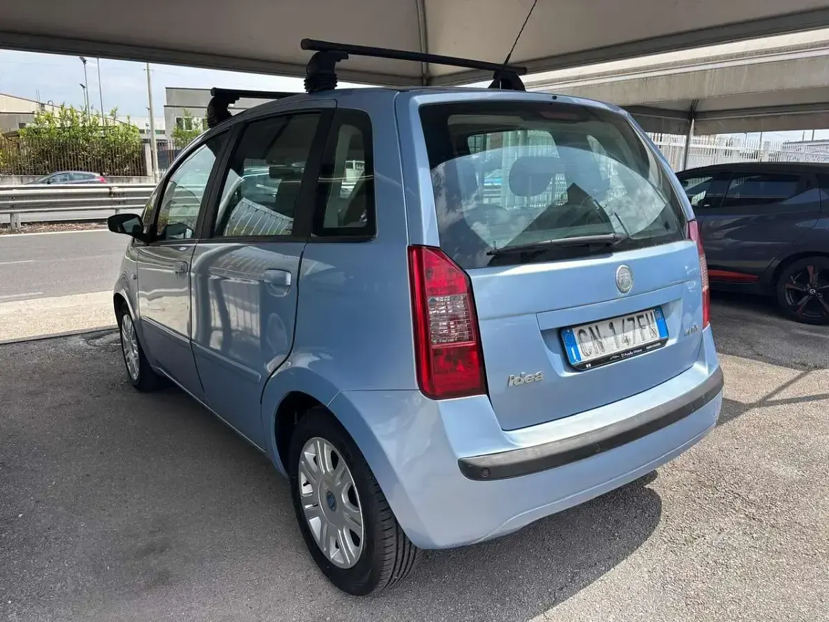 Usata Fiat Idea 69 CV (50 kW) 2004 Blu/azzurro Monovolume