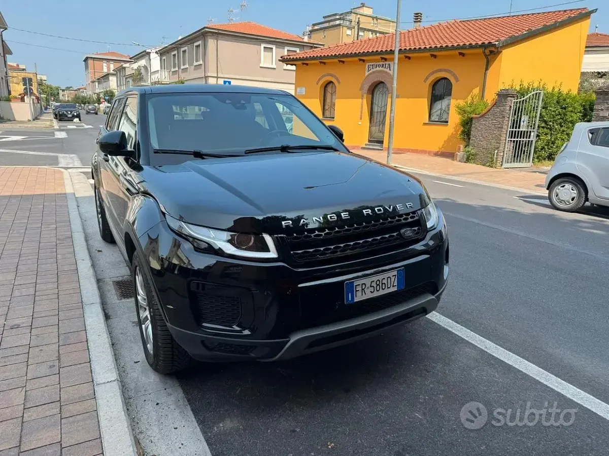 Usata Land Rover Range Rover evoque SE Dynamic 150 CV (110 kW) 2018 Nero SUV