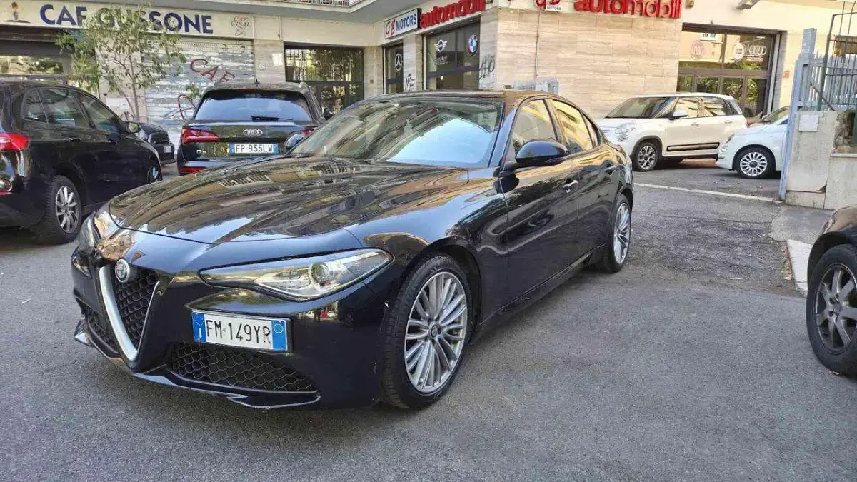 Usata Alfa Romeo Giulia Business 179 CV (131 kW) 2017 Nero Berlina