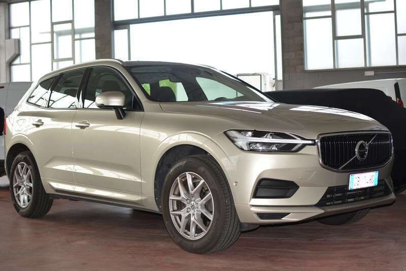 Usata Volvo XC60 Business Edition 197 CV (144 kW) 2020 Oro SUV