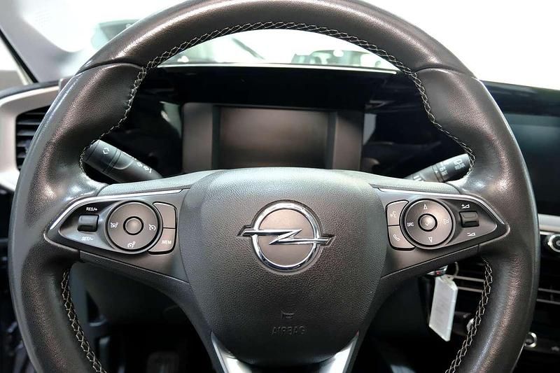 Usata Opel Mokka Elegance 136 CV (100 kW) 2023 Argento SUV