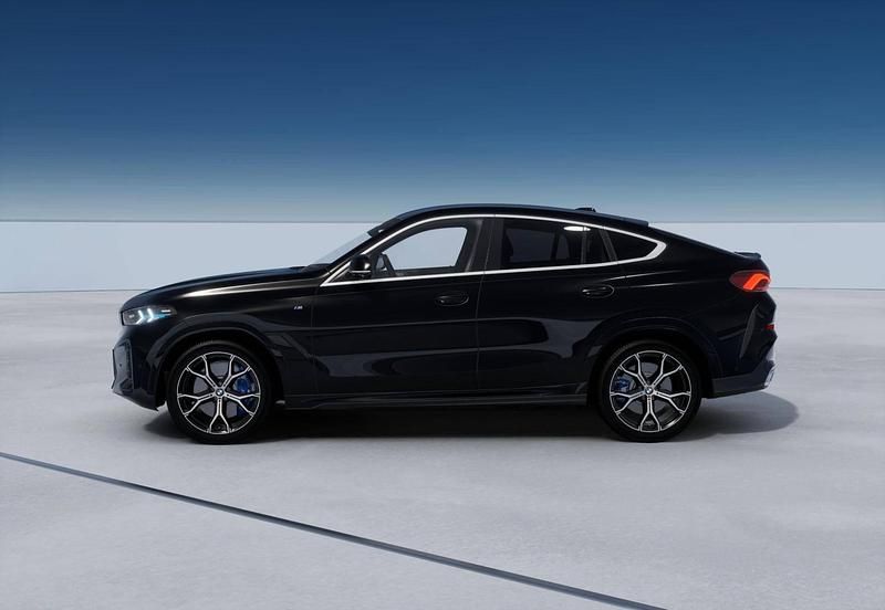 Nuova BMW X6 M Sport 298 CV (219 kW) 2025 Black sapphire SUV