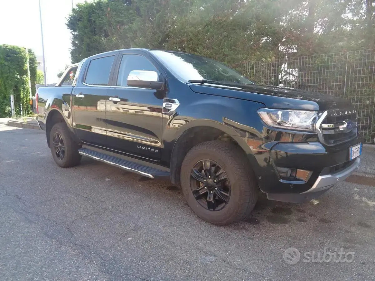 Usata Ford Ranger Limited 213 CV (156 kW) 2022 Nero Pick-up