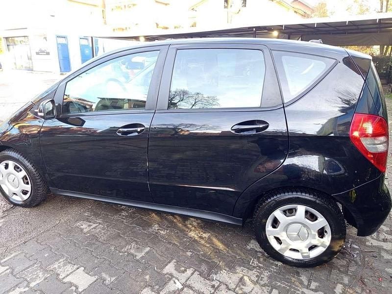Usata Mercedes A160 Executive 95 CV (69 kW) 2011 Nero Utilitaria