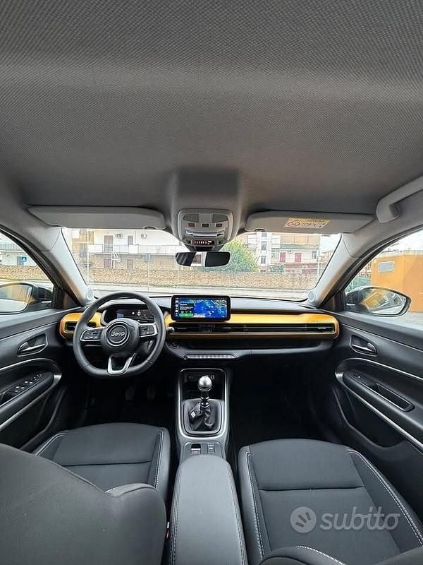 Usata Jeep Avenger Summit 100 CV (73 kW) 2023 Beige SUV