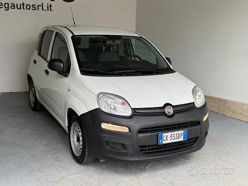 Usata Fiat Panda 70 CV (51 kW) 2022 Grigio Utilitaria