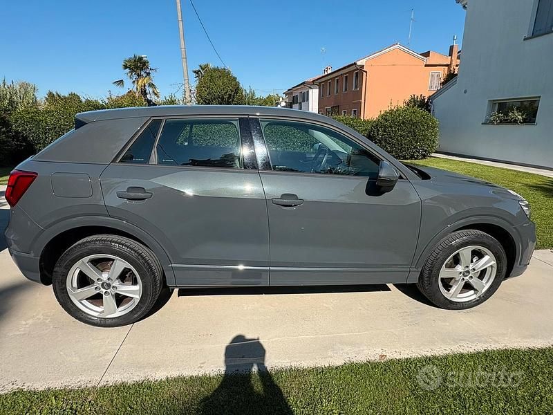 Usata Audi Q2 Admired 116 CV (85 kW) 2019 Grigio SUV