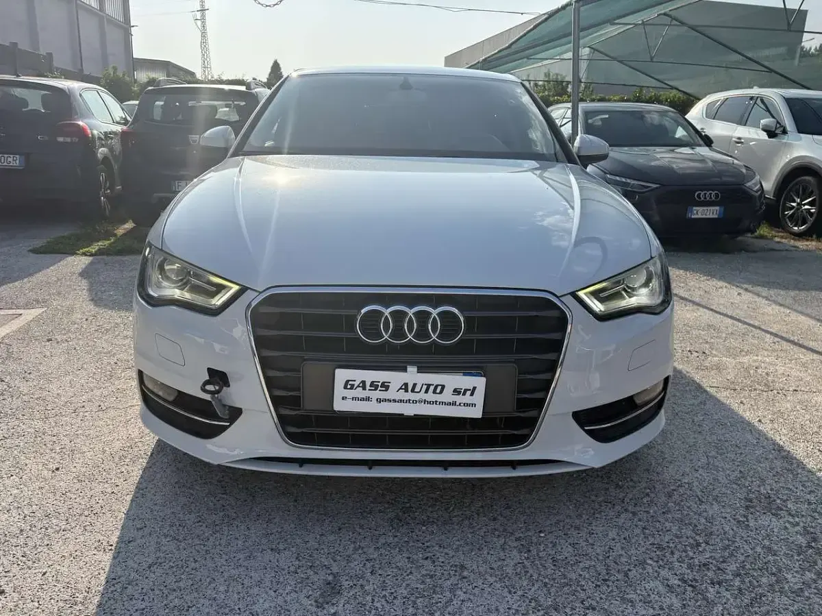 Usata Audi A3 Ambition 105 CV (77 kW) 2013 Bianco Berlina