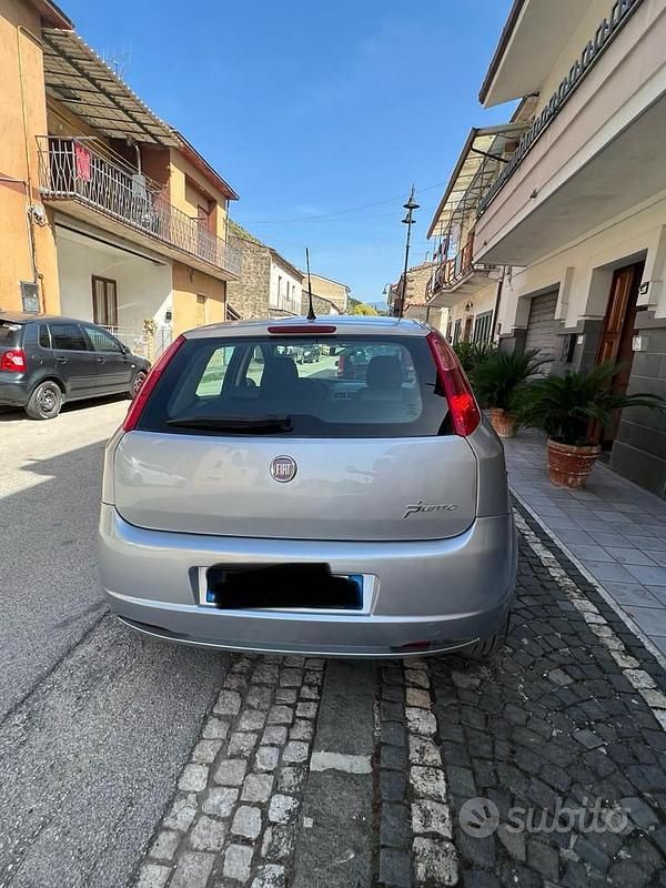 Usata Fiat Grande Punto 75 CV (55 kW) 2009 Grigio Utilitaria