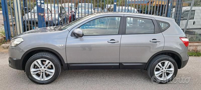 Usata Nissan Qashqai Acenta 131 CV (96 kW) 2012 Grigio SUV